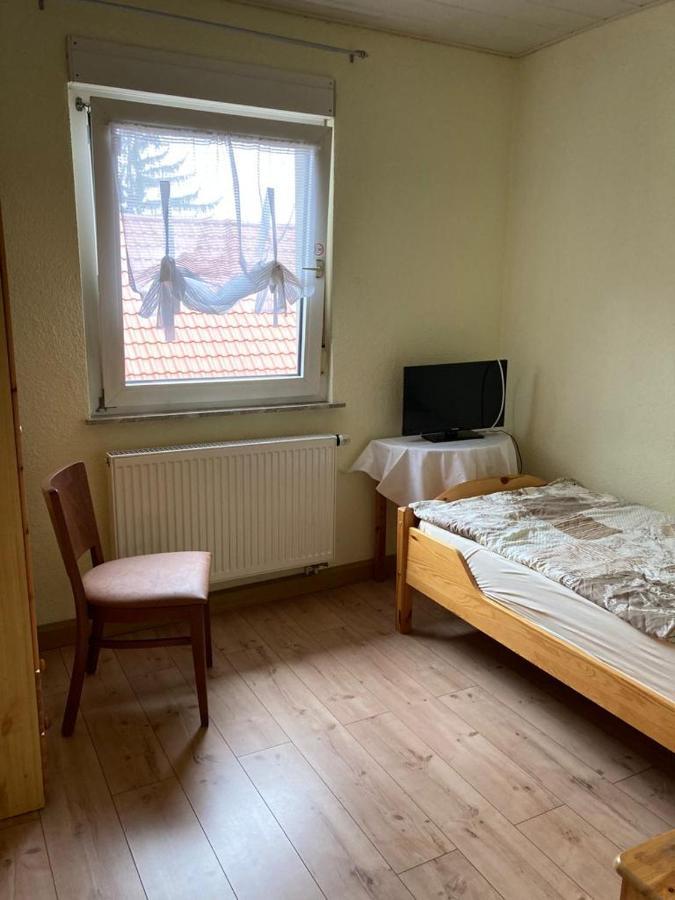 Monteurunterkunft Oberhausen-Rheinhausen Екстер'єр фото