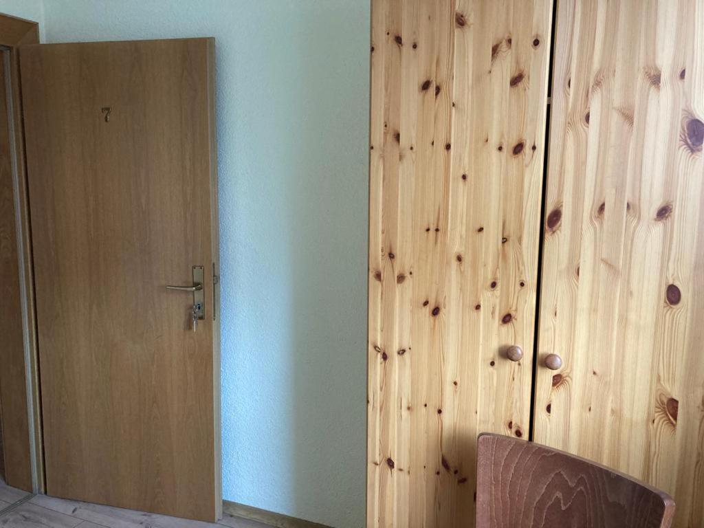 Monteurunterkunft Oberhausen-Rheinhausen Екстер'єр фото